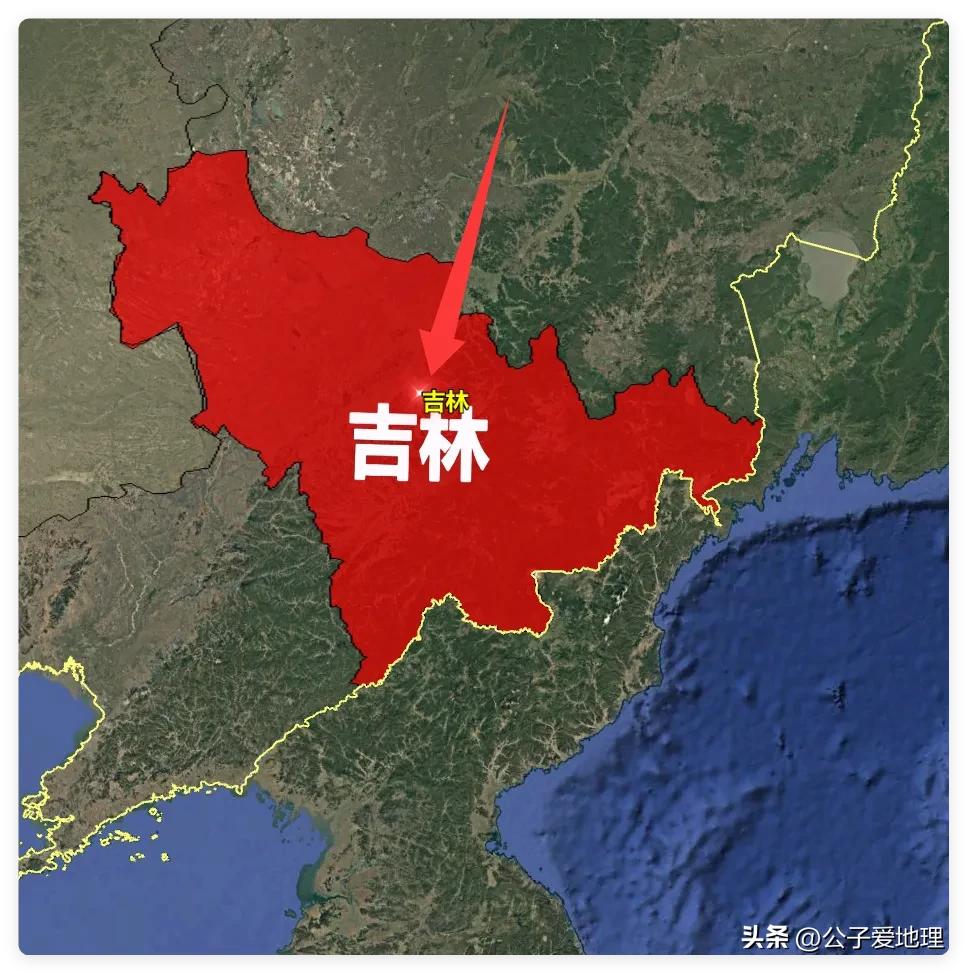 有人说东北落后，来到吉林市才发现这里的生活领先太多​
刚下火车就被吉林站前的画面