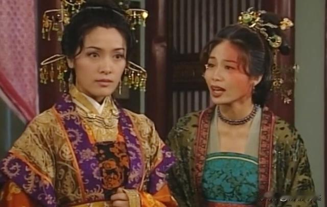 无线（TVB）经典剧集《无头东宫》由陈妙瑛、向海岚主演，该剧在2002年播出，但