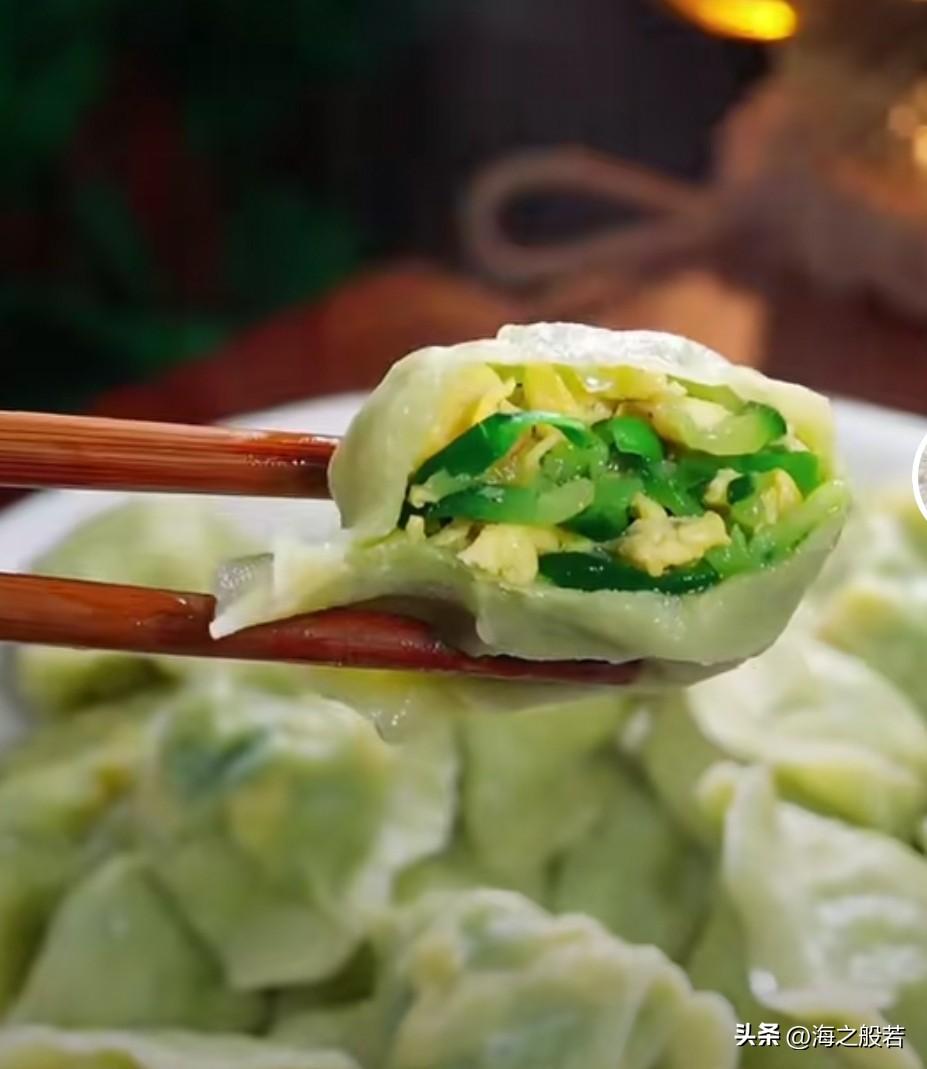 素饺子吃什么馅儿的好呢?刚学到一种饺子馅，黄瓜鸡蛋馅，黄瓜不削皮，是那种秋黄瓜，