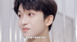 黄子弘凡探望截肢疗愈犬眼眶湿润 黄子弘凡吉他弹唱陪伴孤独症孩子 黄子弘凡见截肢疗