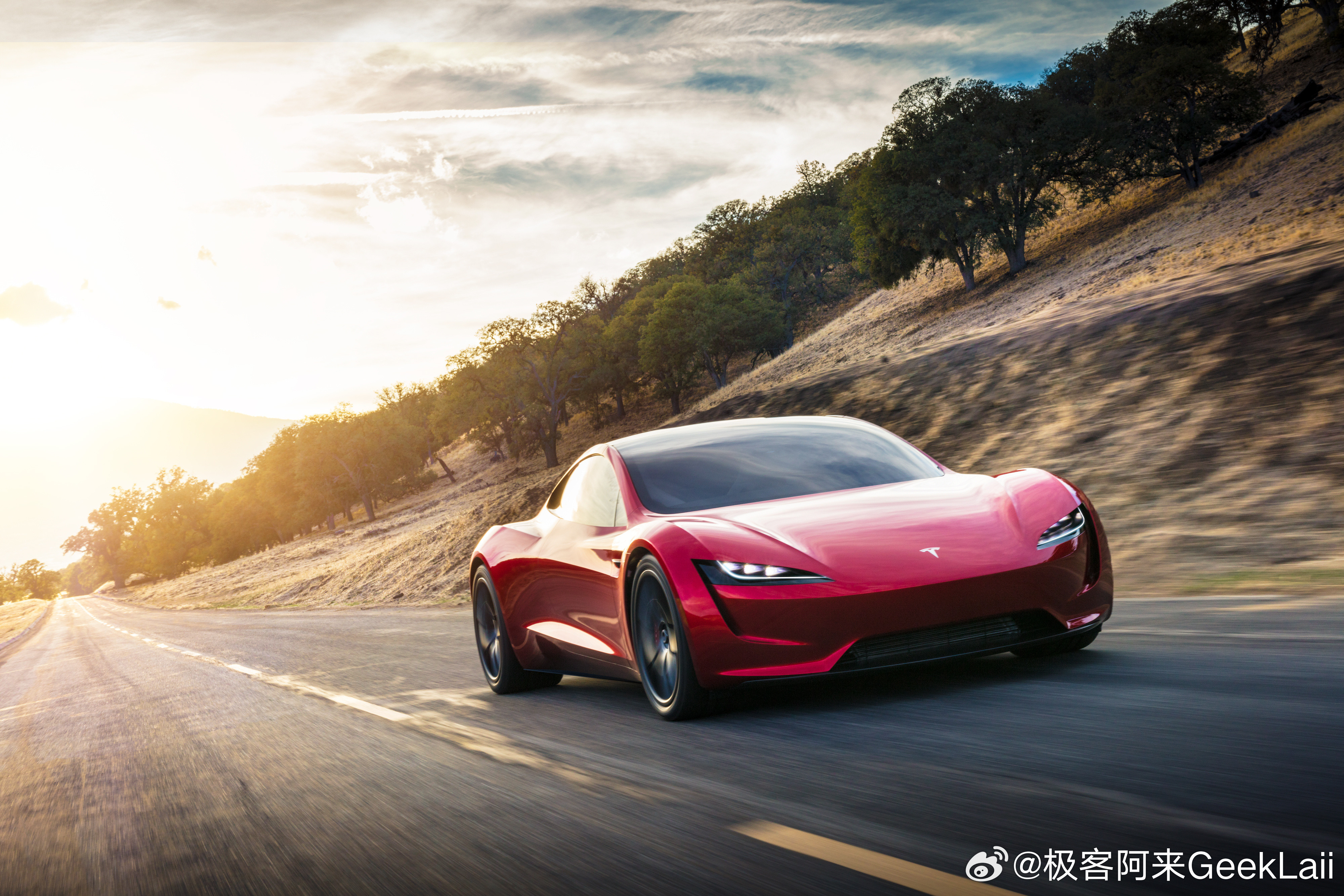 特斯拉官宣10月1号将发布全新的Roadster 2并在美国官网上了Roadst