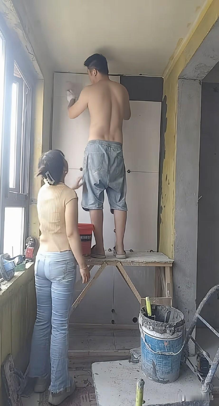 夫妻如果能一起干活挣钱真的很好，夫唱妇随，男人干活也很有劲。
关键是，这样的情况