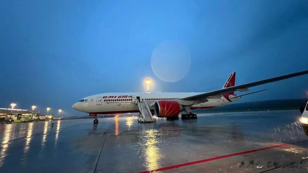 印度三架航班收到虚假炸弹威胁
新德里时间10月19日下午，《印度时报》在一份新闻