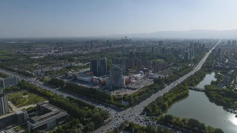 银川的发展战略紧跟时代步伐，亮点颇多。2025 年中央强调“内需主导”，银川经开