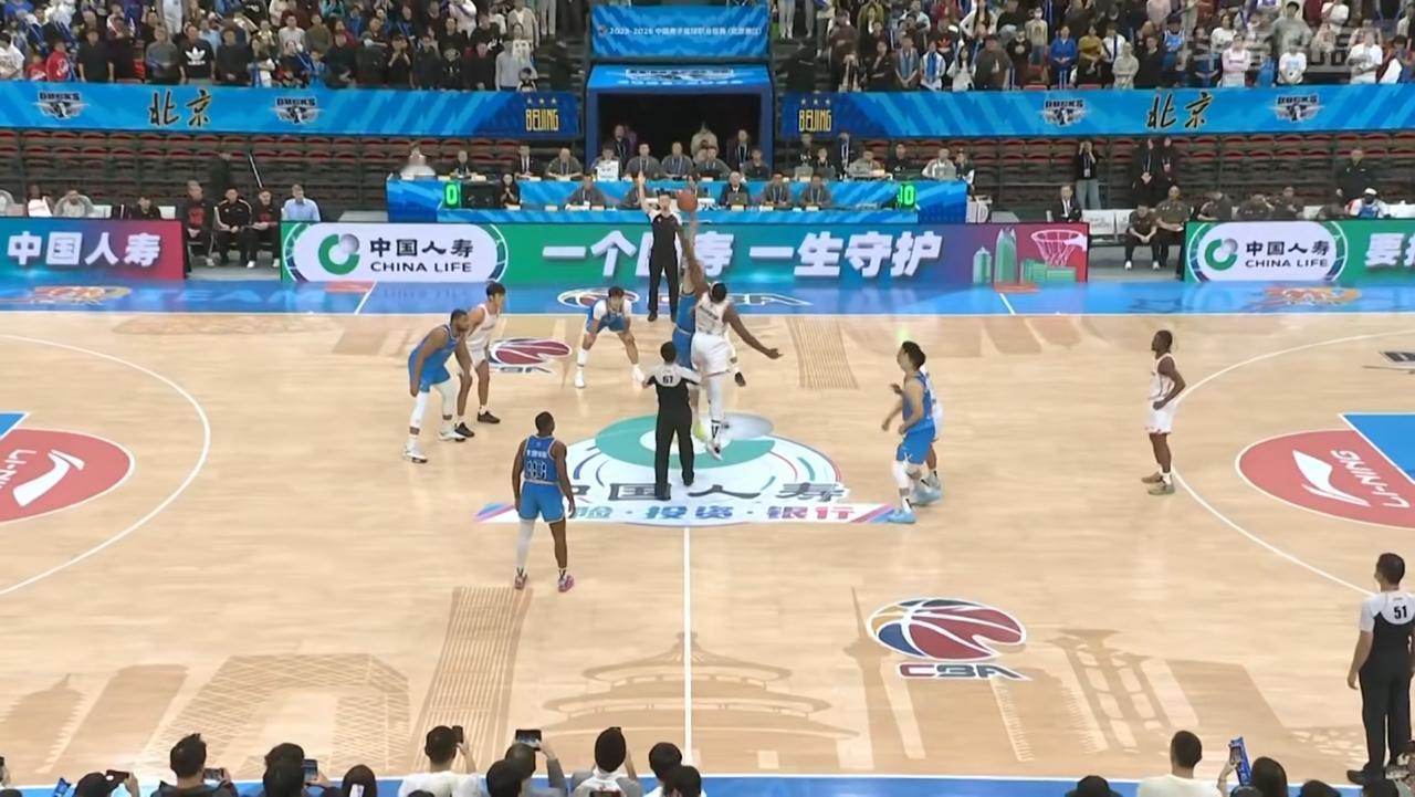 CBA常规赛的一场比赛中，
北京男篮104—88深圳男篮，
深圳男篮打出了梦幻般