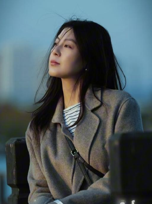 后来慢慢想明白，“人善被人欺”的问题根本不在“善”，而在“没底线的善”。
 
底