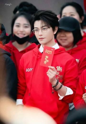 丁禹兮张新成开机同框路透  南部档案开机  丁禹兮开机大吉[耶]两位实力派偶像在