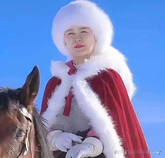 说实话，我以前挺反感官员当网红的。
​总觉得是作秀，是想红，是不务正业。
​但这