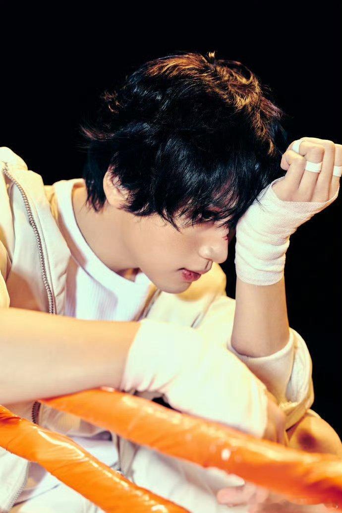 梦队战损拳击手直接戳中我！带伤上擂台又拽又易碎，蹲一个17号下午五点舞台 