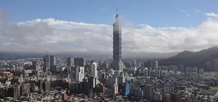 日本首相高市早苗刚喊完“台海有事即日本存亡危机”，就被美国泼了冷水！有记者一针见