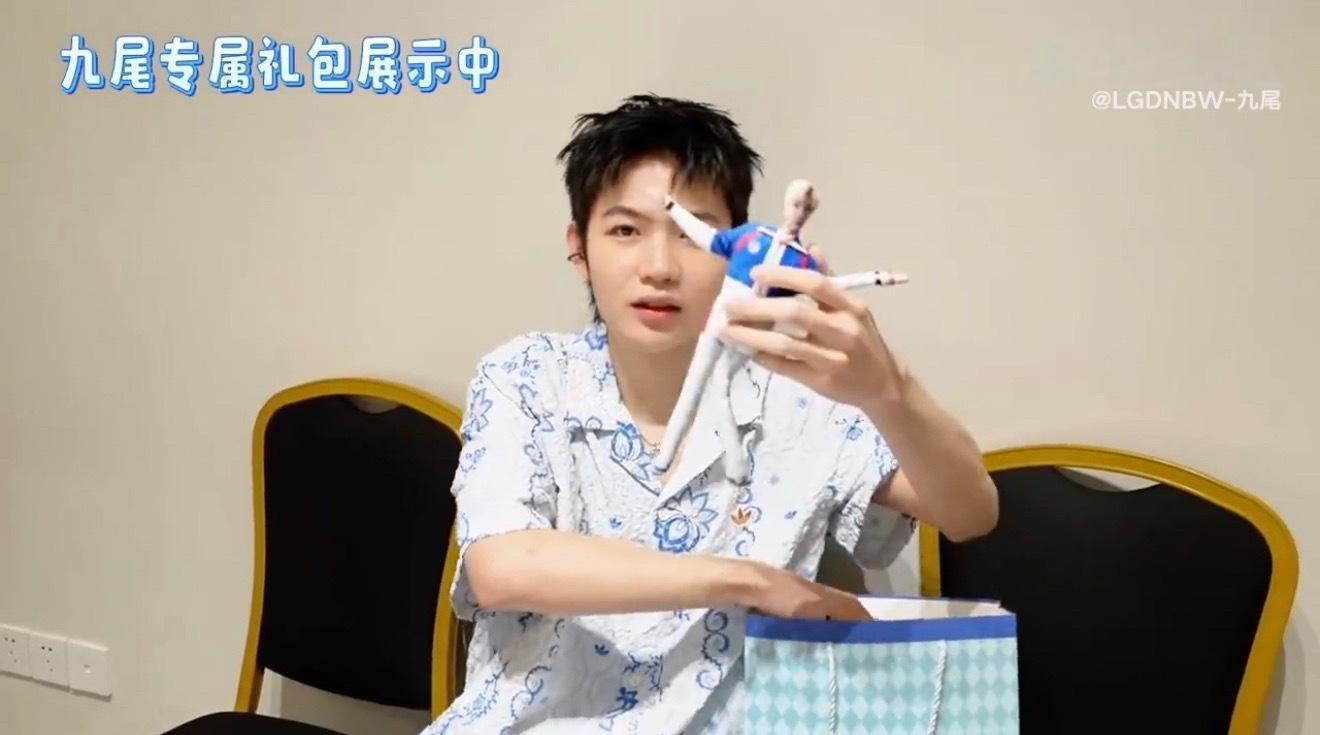 我不行了吧自己拿自己的老鼠干 