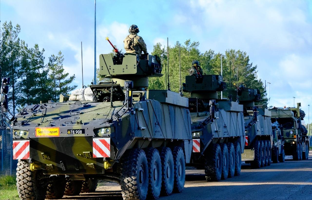 俄乌开打快四年，当初吵翻天的“北约会不会直接下场”，现在答案彻底明牌了。
 
不