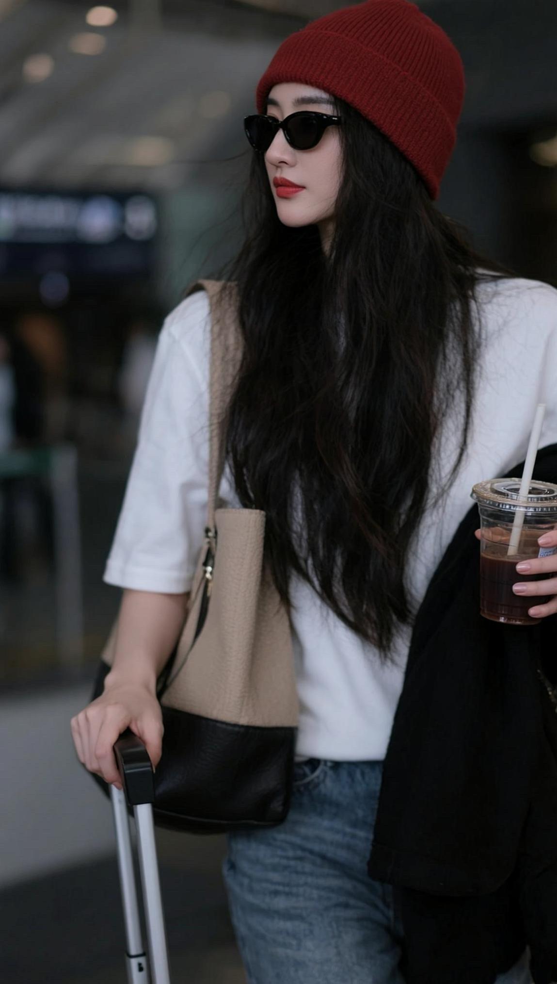 抖音ai创作 美女 日常 同款 好物分享🔥