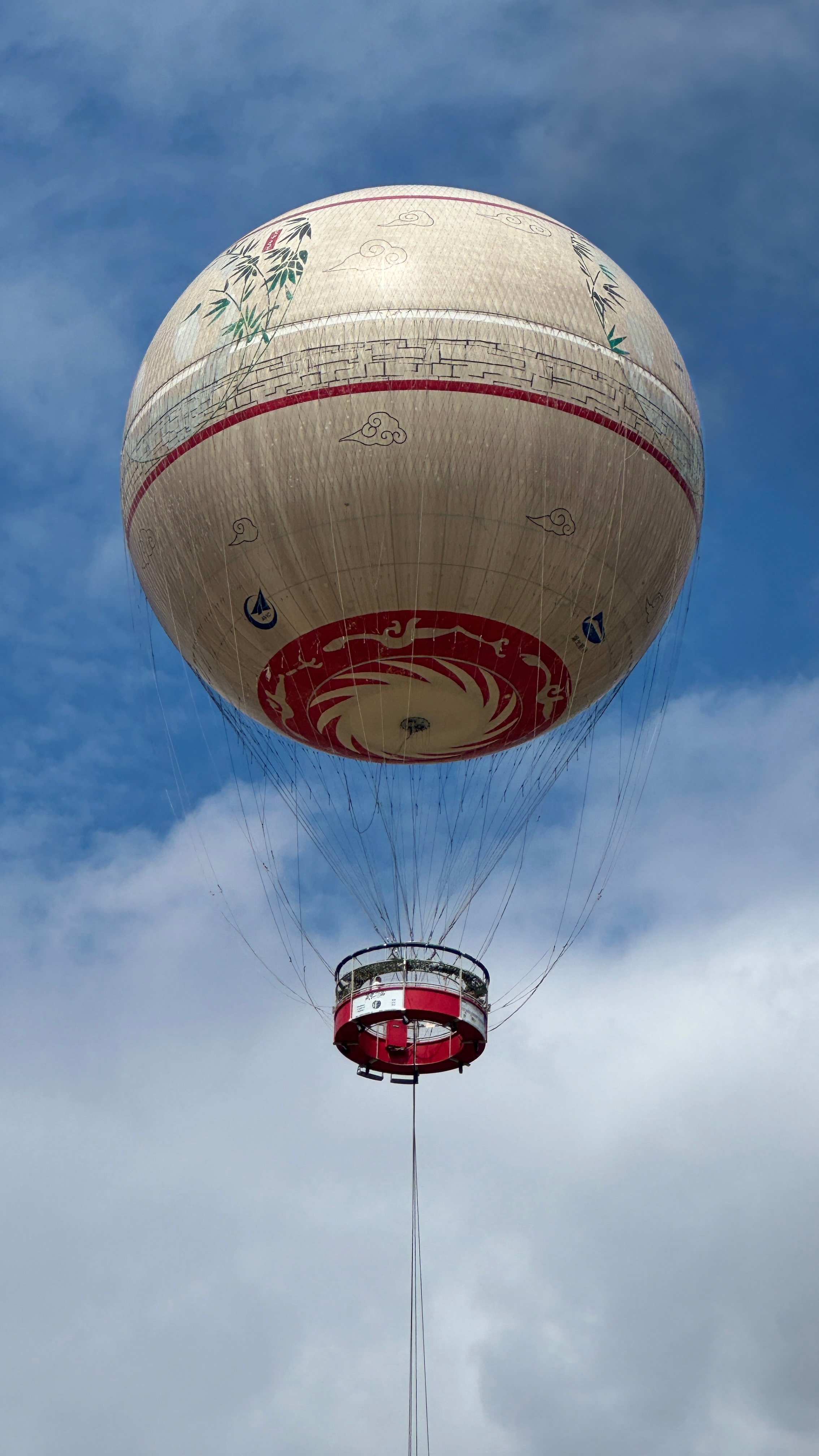 人都会死没有例外，只是时间问题这世界最冰冷的公平，就是死亡99%的人死后三代名字