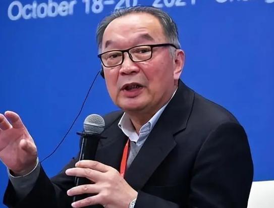 温铁军说中国被美国扒了两层皮，这话太扎心，但也道出了中国发展的不易。

咱们这几