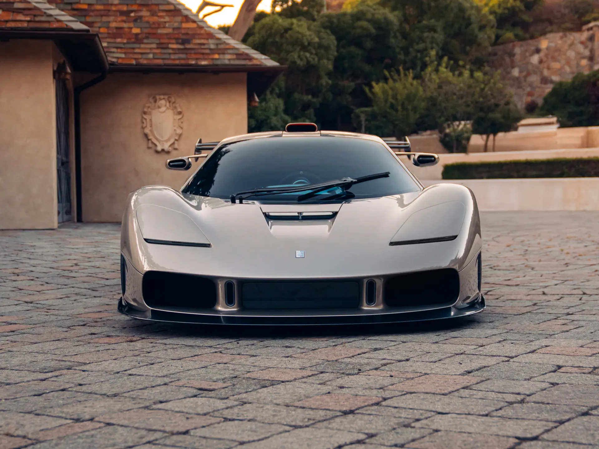 shen车视界 最贵新车拍卖纪录即将创下？GMA S1 LM是怎样一款车？纸醉金