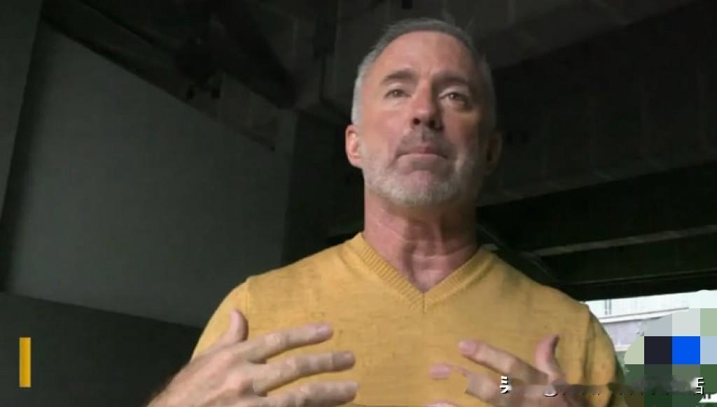 他长了一张慈眉善目、温润谦和、有神采奕奕的脸。
63岁的美国人斯科特·科尔从未想