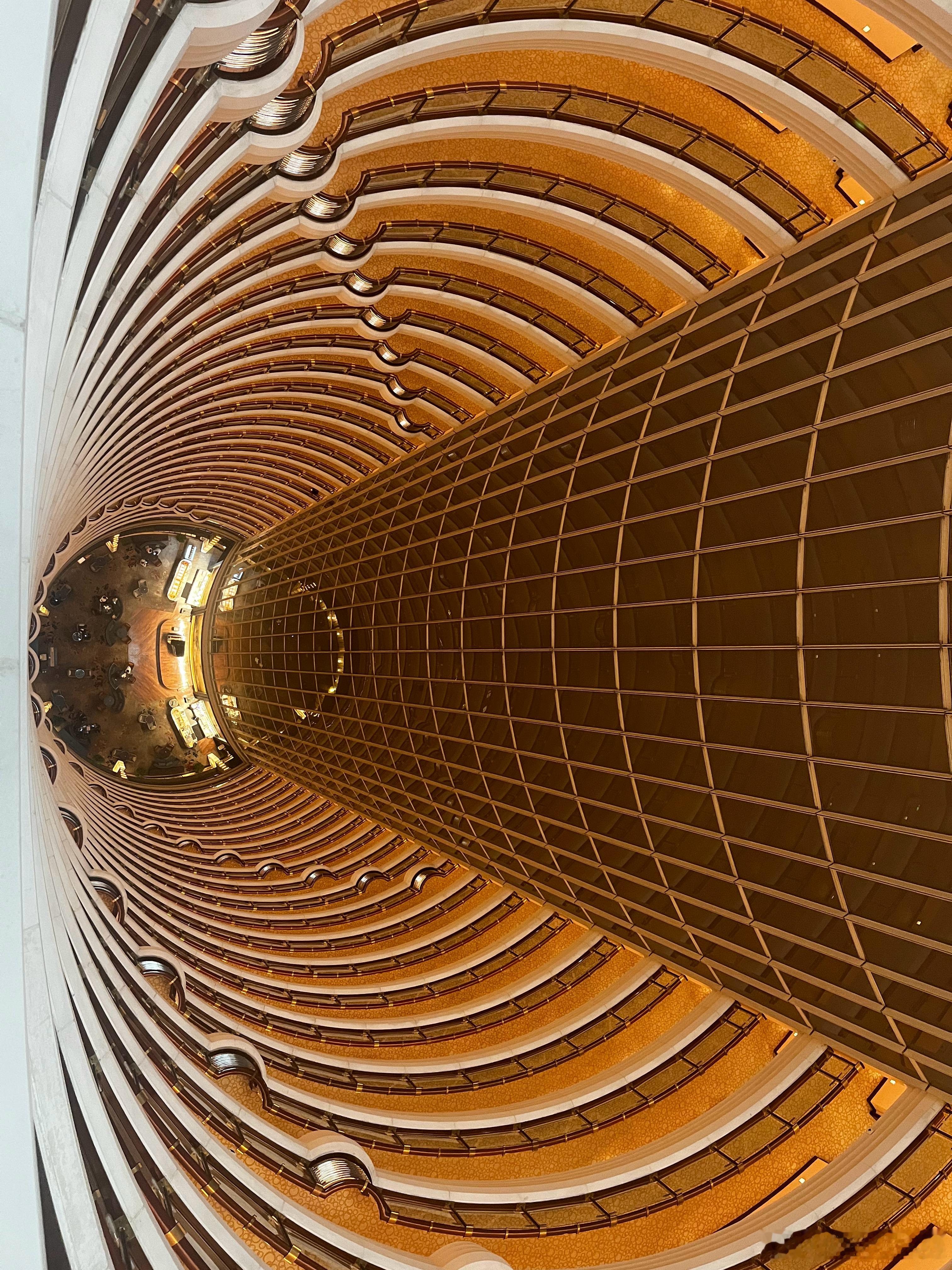 这酒店，看的我头晕。太高了建筑摄影五星级酒店