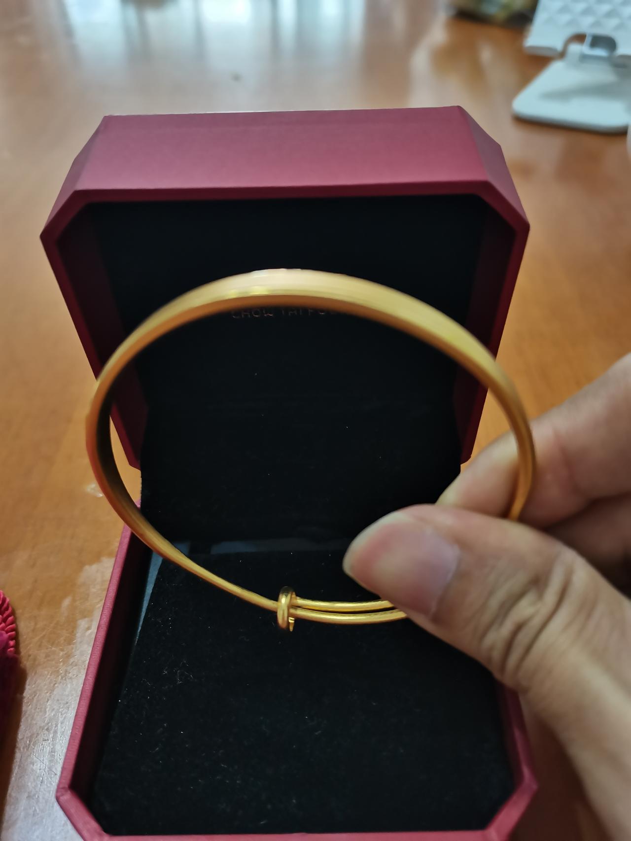 6万6买的，每克1700多，花了我三个多月的小金库，本来是想在结婚纪念日的时候送