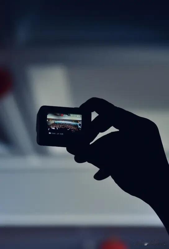 为了迎接AI时代的到来，每天都要学习新技能。现在这方面的书有很多，但是更多的是实