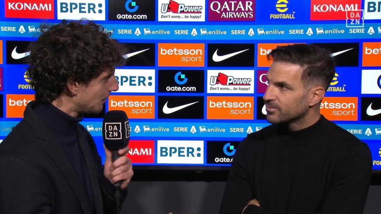 输了个0比4。
小法站在场边，从头看到尾。
记者追着问，他说比分比场面难看。
这