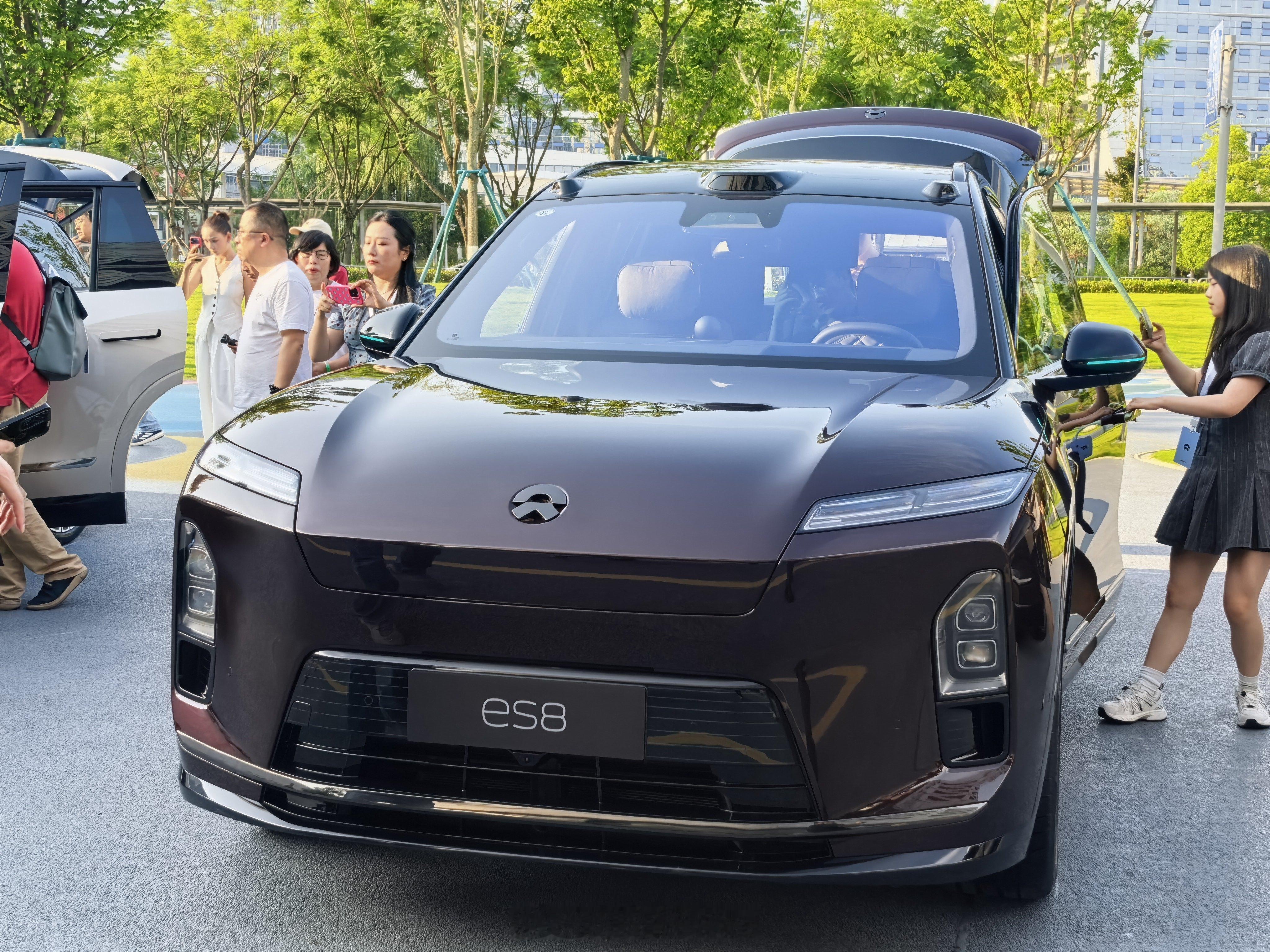 ES8大五座星云红+玄金+新轮毂真好看呐阿毛说NIO皮肤玩的出神入化新能源汽车