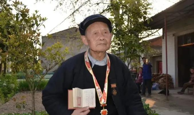 汪宏昌（？-2026年4月25日），男，安徽肥西人，生前为原中国人民志愿军炮兵第