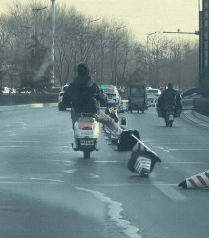 这要是我儿子，当场教会他怎么做人！