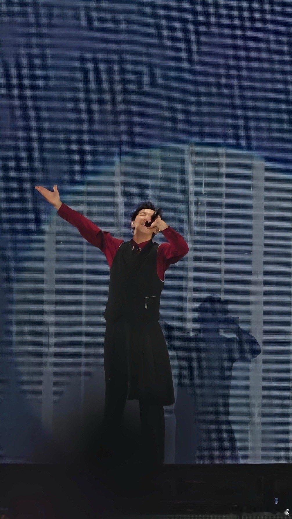 我当牛马十年了韩庚还是这么能打 十年追随，庚哥从未让人失望！演唱会官宣太燃，签售