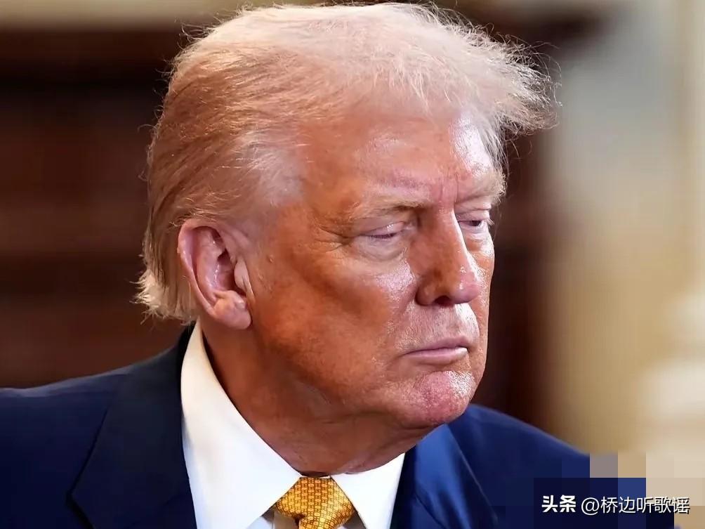 突发新闻：特朗普要在美元上印上自己的签名。
财政部长贝森特在声明中称：“在特朗普