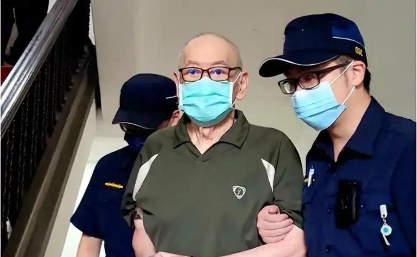 这位82岁的台军退役中将，因为坚持两岸统一，被民进党当局秘密关押了十个月，202