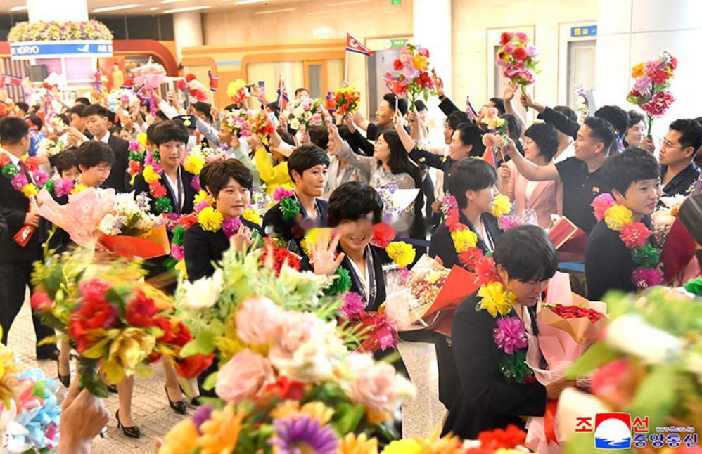 5月26日，我故乡队球队在夺得2025-2026亚冠女足冠军联赛冠军后回国。去年