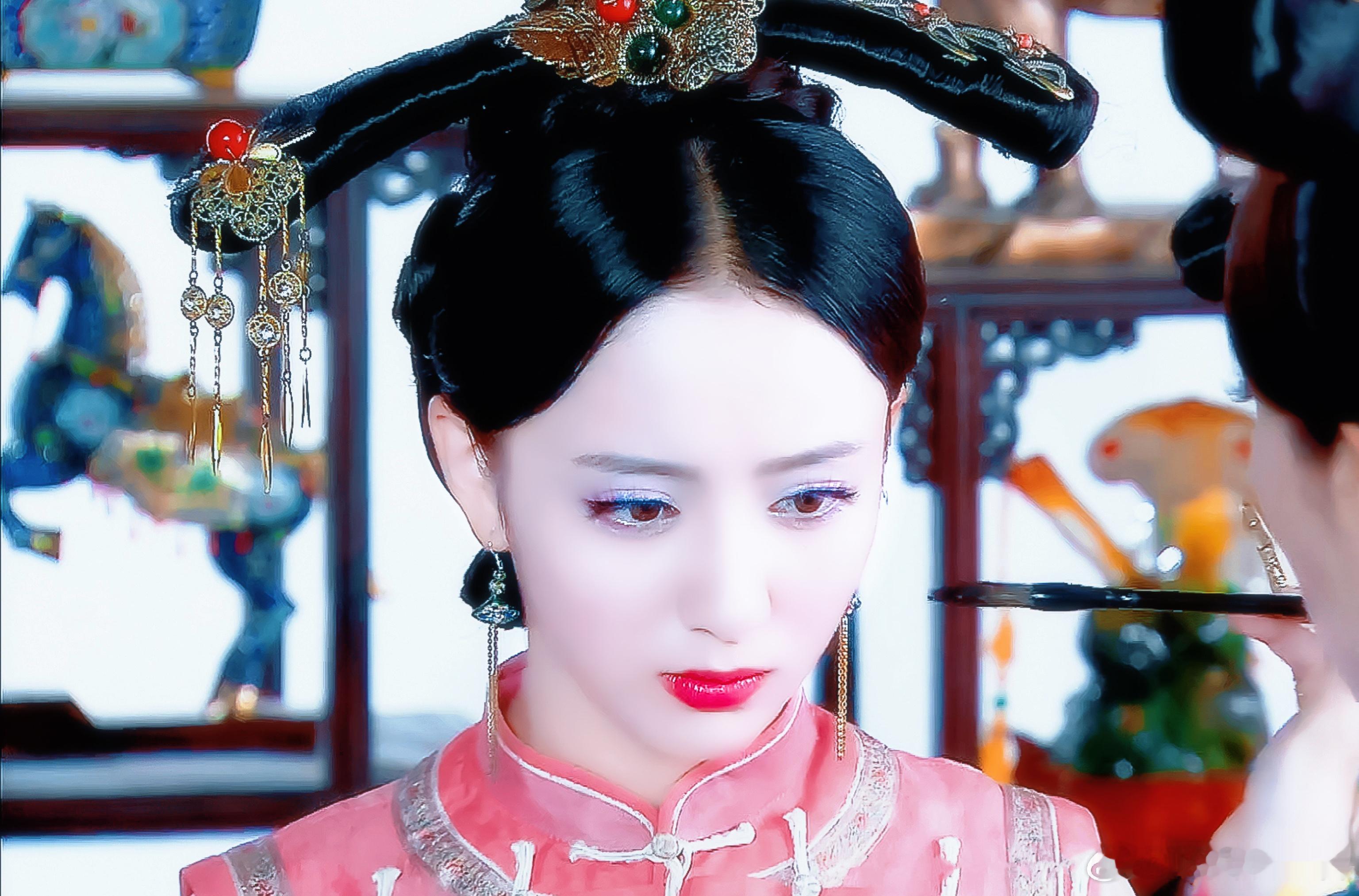 佟丽娅[超话]  宫锁心玉佟丽娅 年素言入宫造型也好美[好爱哦][好爱哦]佟丽娅