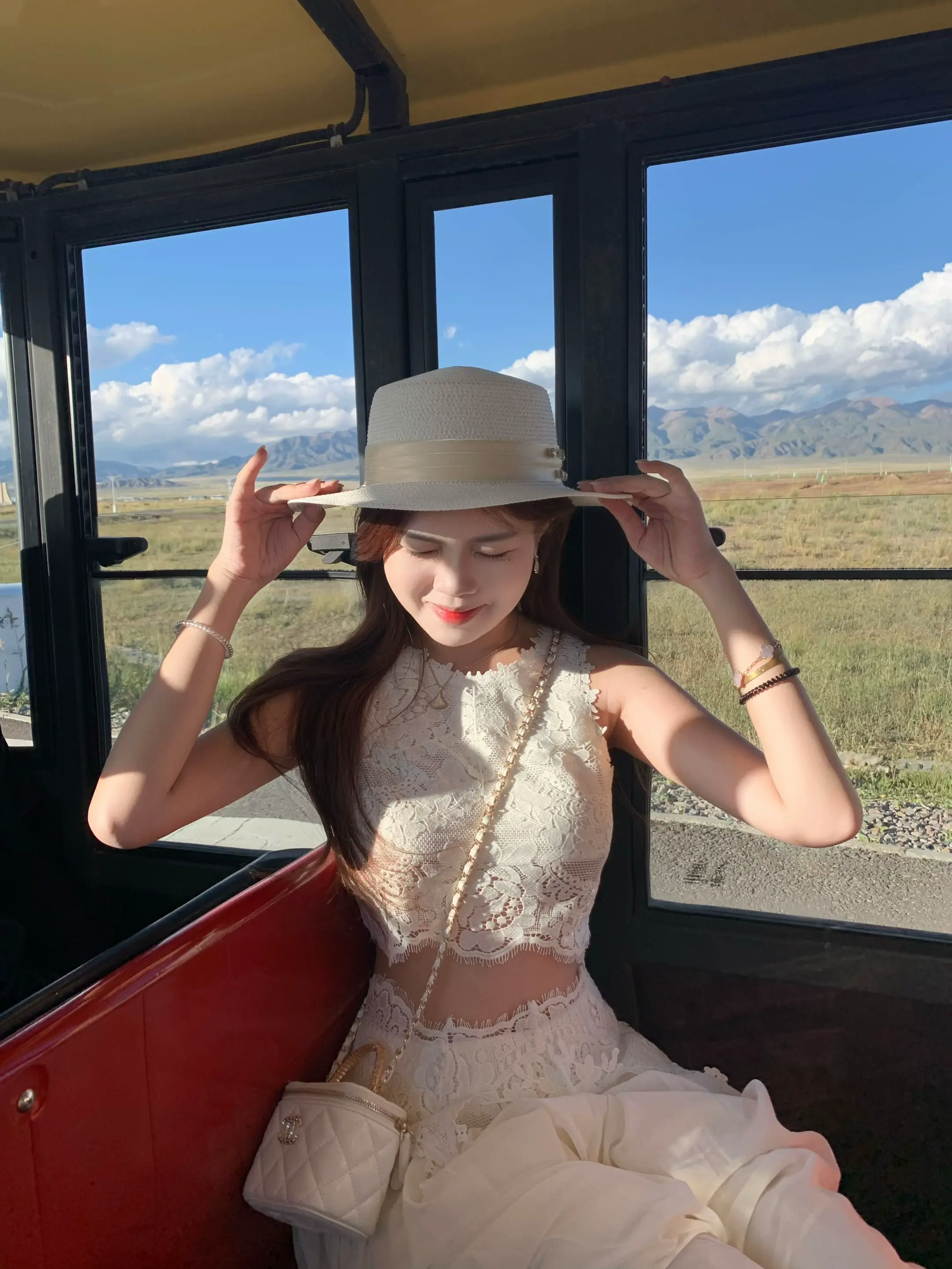 就算我是难养的花 我也会赚钱买最贵的花瓶养我自己