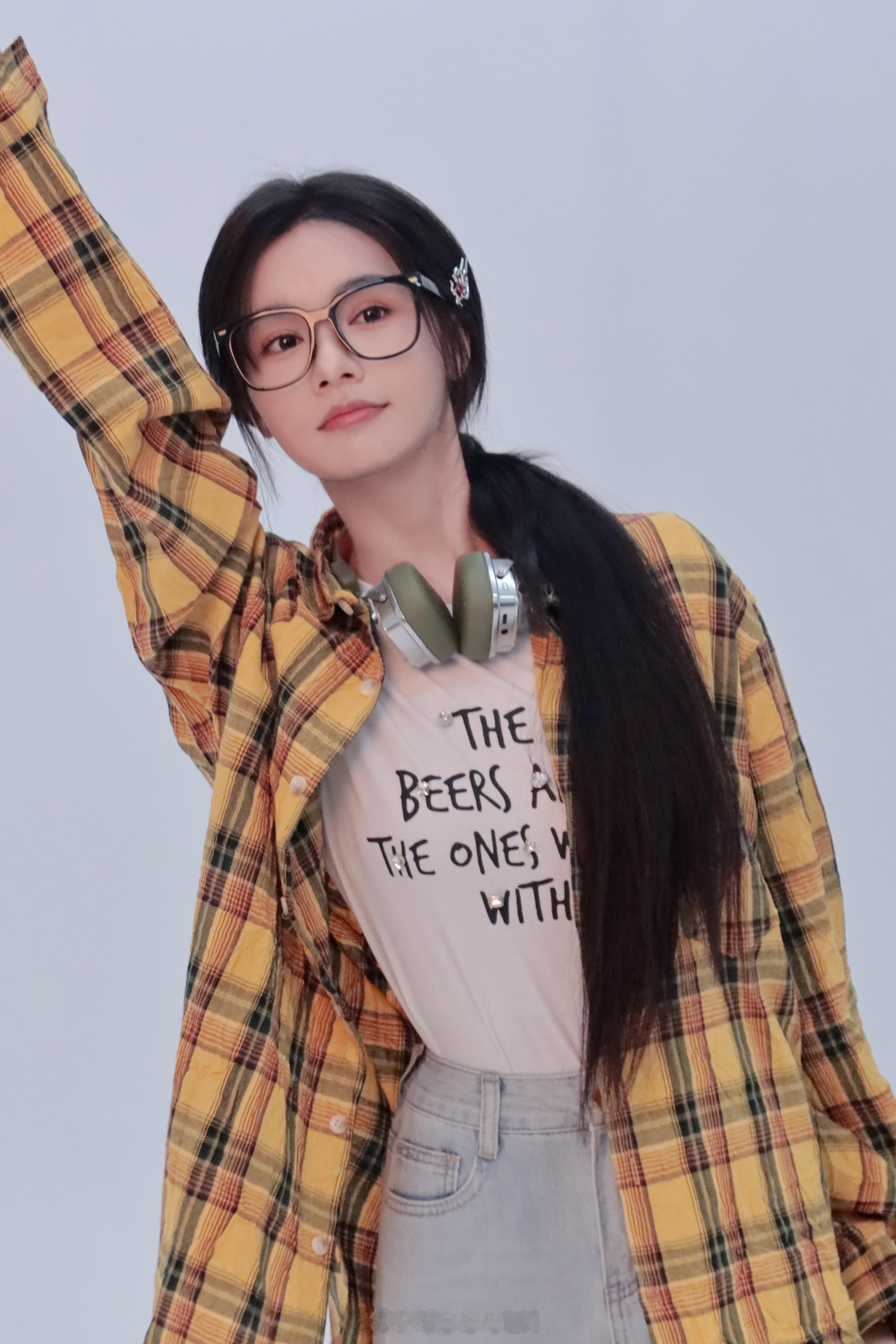 微剧成何体统剧外话 How are you？各位！开播这些天，看到大家这么喜欢我