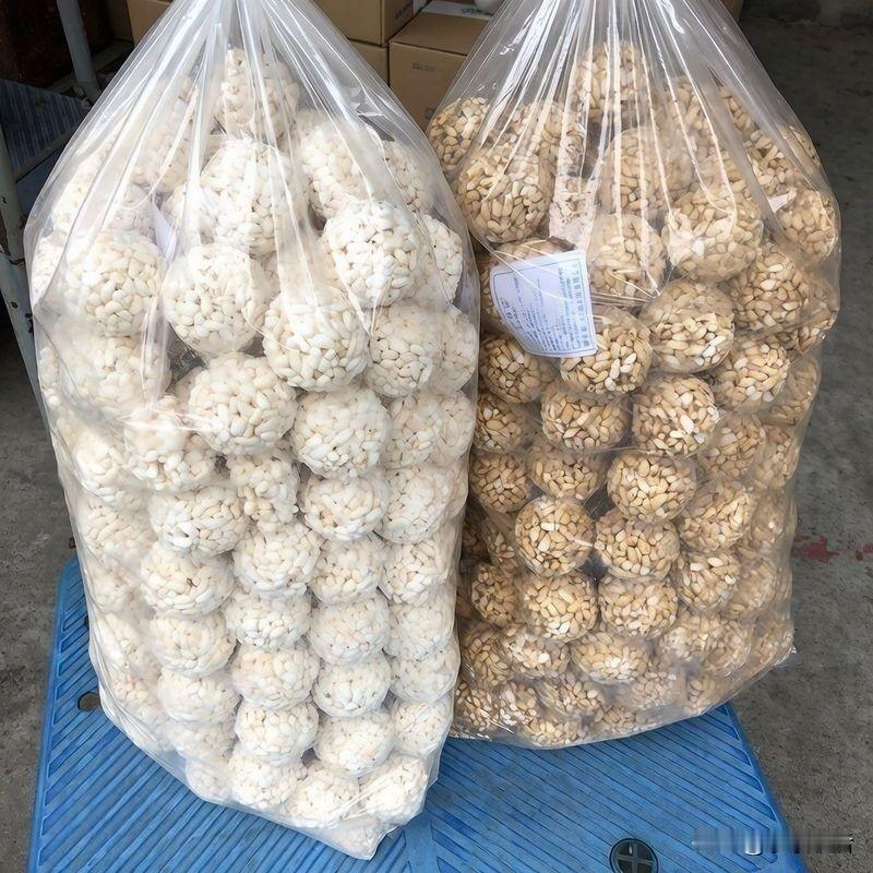 上小学的时候，这就是我心心念念的最爱。
 
那个年代没有五花八门的零食，放学路上