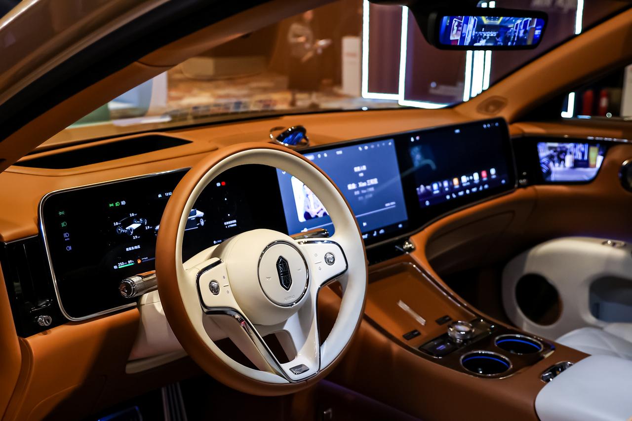 随着2025《中国企业家》影响力年会的圆满结束，一个细节引发圈层热议：越来越多与