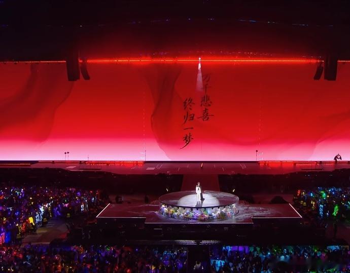 他的歌声是一种催人泪下的力量，听到最后你一定会被打动。 