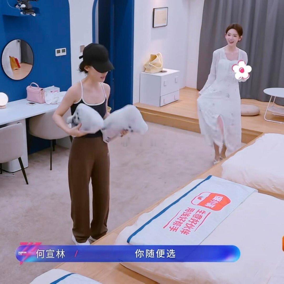 陈瑶何宣林一人吃了一只鸡陈瑶何宣林饭量 两个宝太可爱了！洗完澡还能爬起来吃鸡，这