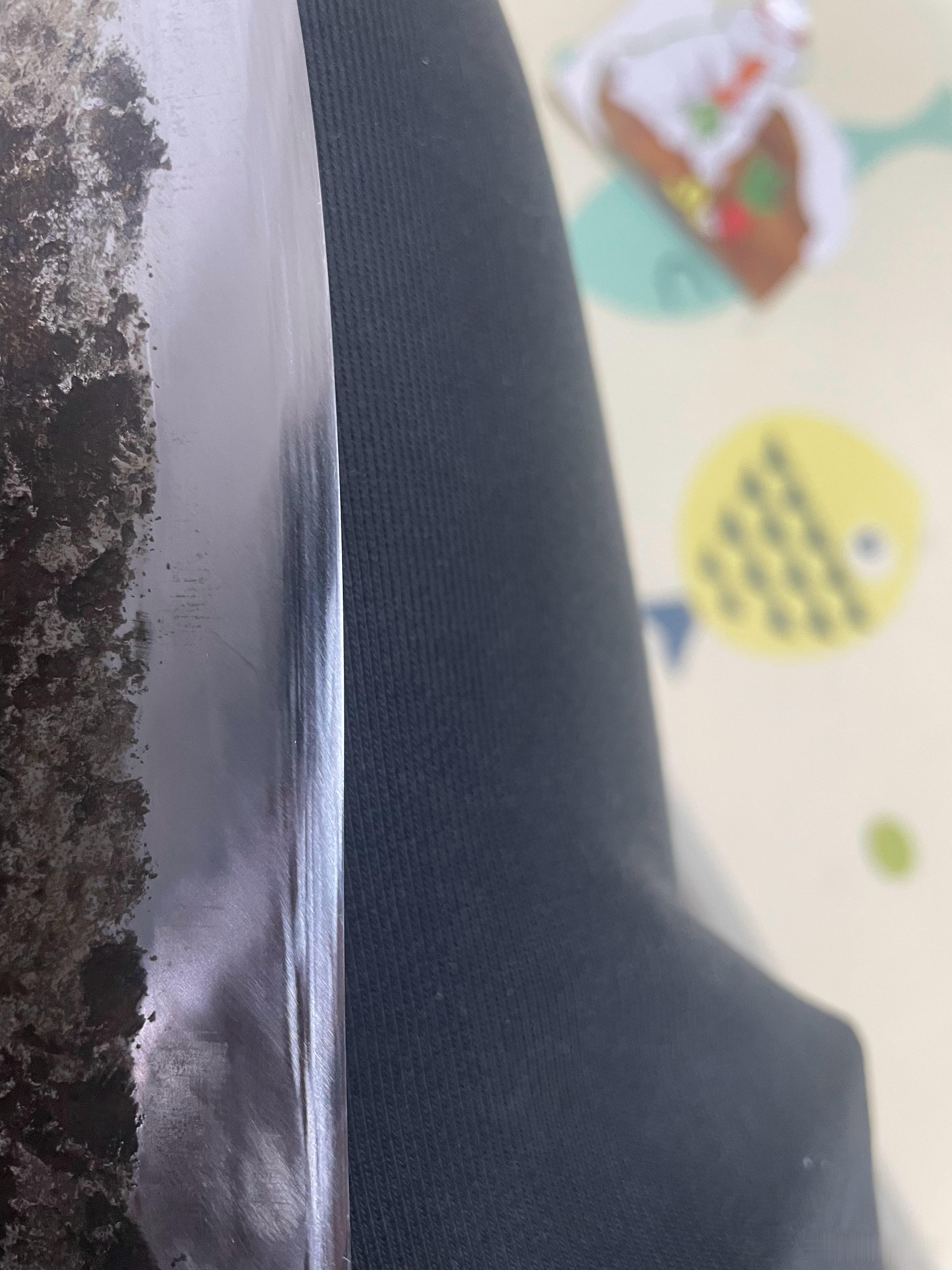 就一直觉得刀子刚磨出来的这个感觉很爽，而且不是纯镜面那种，一直不太喜欢镜面（这磨