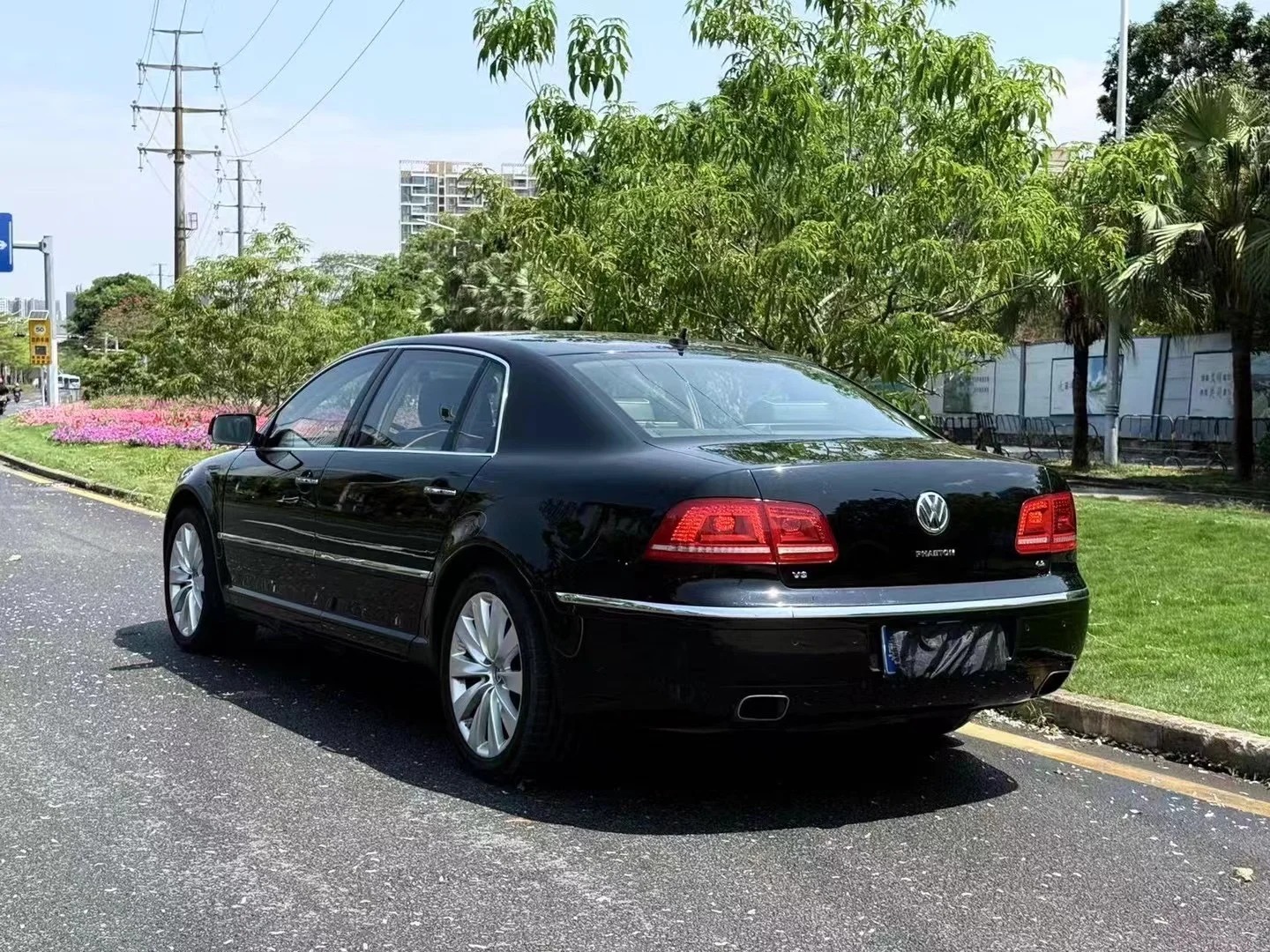 好车分享 Volkswagen Phaeton 4.2 V8四座版。 
