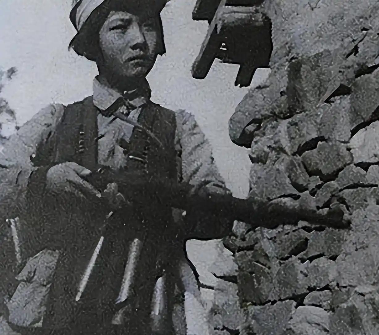 1950年在甘肃的剿匪行动一线，33团政委任学耀擒住女匪首吴珍子，问话时她竟能流