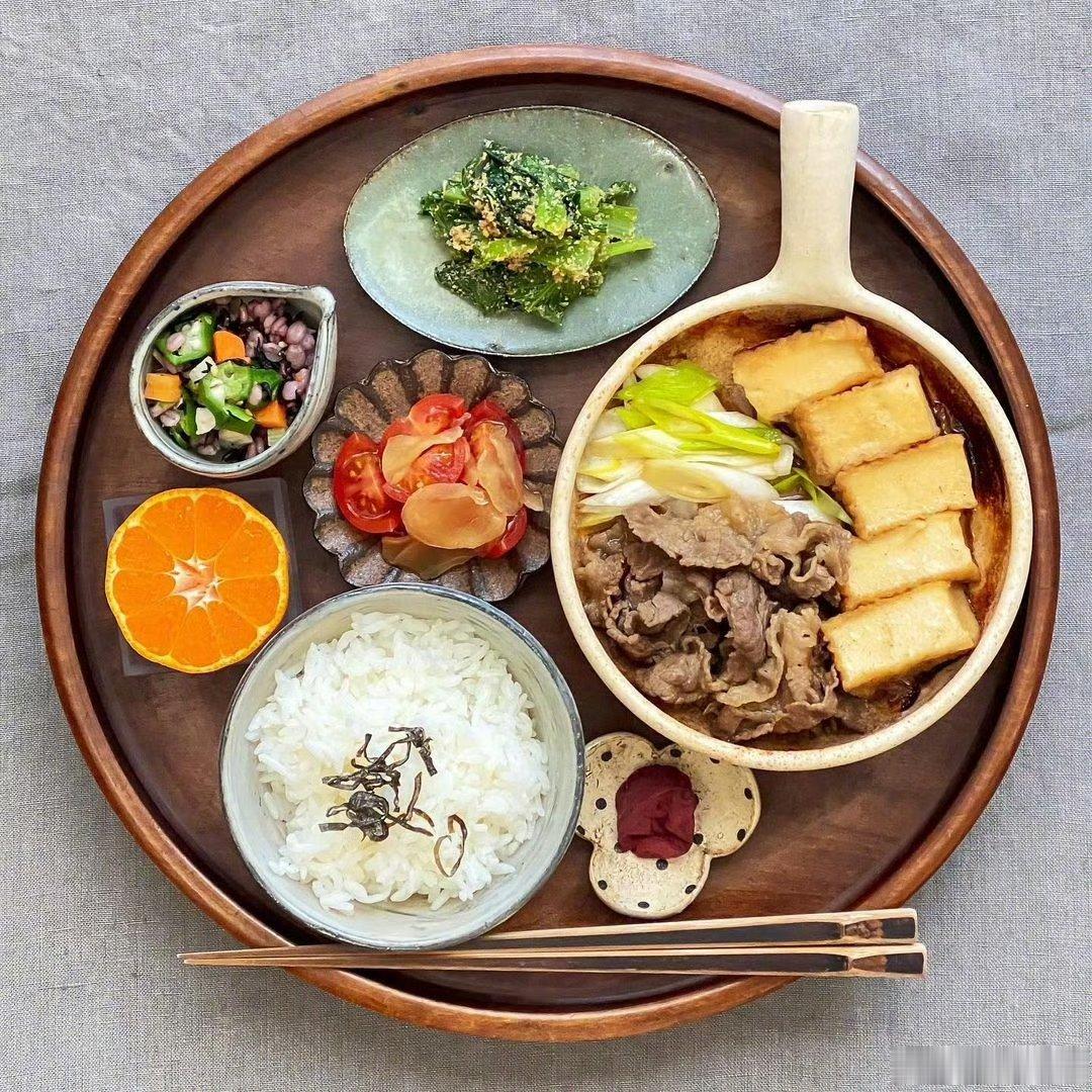 馋师 早上好呀，又是炎热的一天，大家注意防暑降温，记得好好吃早饭呀 