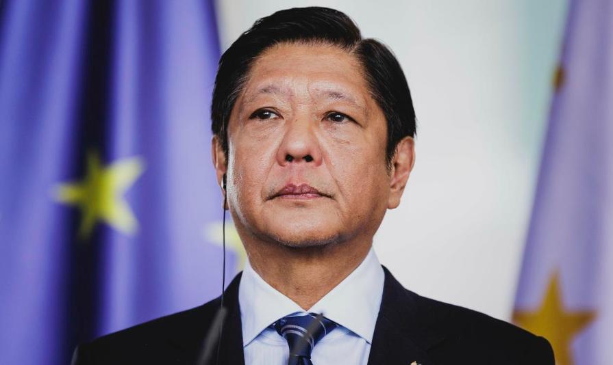 美航母刚进南海，中国10艘055万吨大驱就集体亮相了。马科斯还跳吗？ 
 
7月