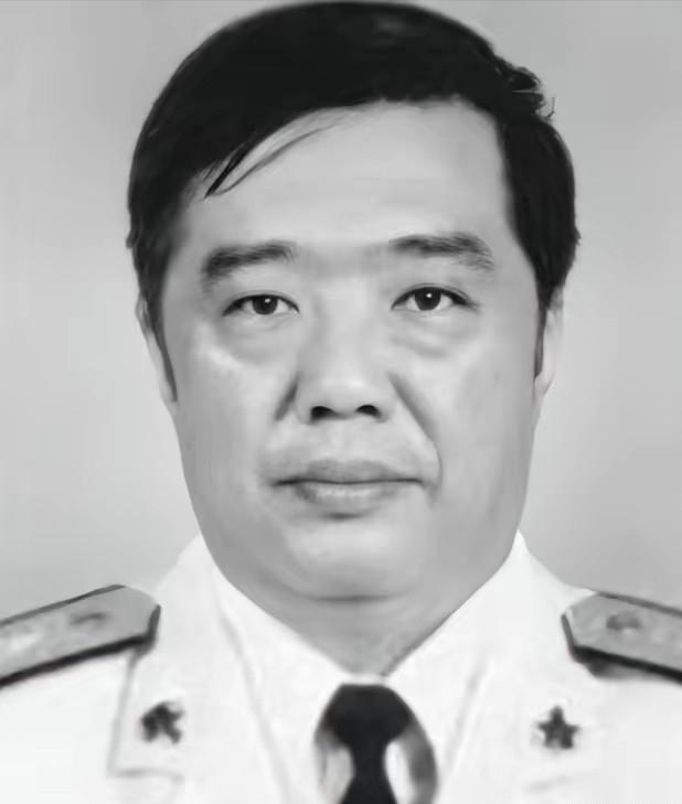 1969年，贺龙辞世，第二年，贺鹏飞被分配到了甘肃武都汽修厂当工人。

在甘肃武