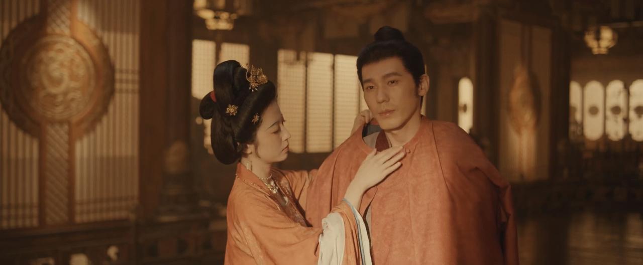 钱弘俶大殿上虽手刃何承训，但也被气吐血了……

在钱弘俶昏迷状态时，进入梦境。在