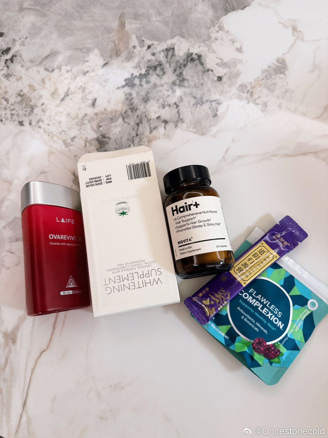 每天都吃的一些补剂。红宝瓶是最近开始吃的，里面有辅酶q10，保养卵巢。水晶番茄是