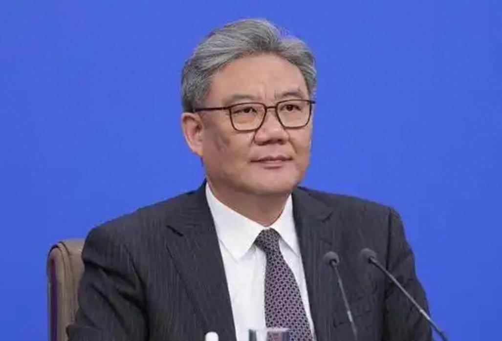 8000公里外传来好消息：以1国对27国，中国硬生生扛住了！
 
欧洲国家们开欧