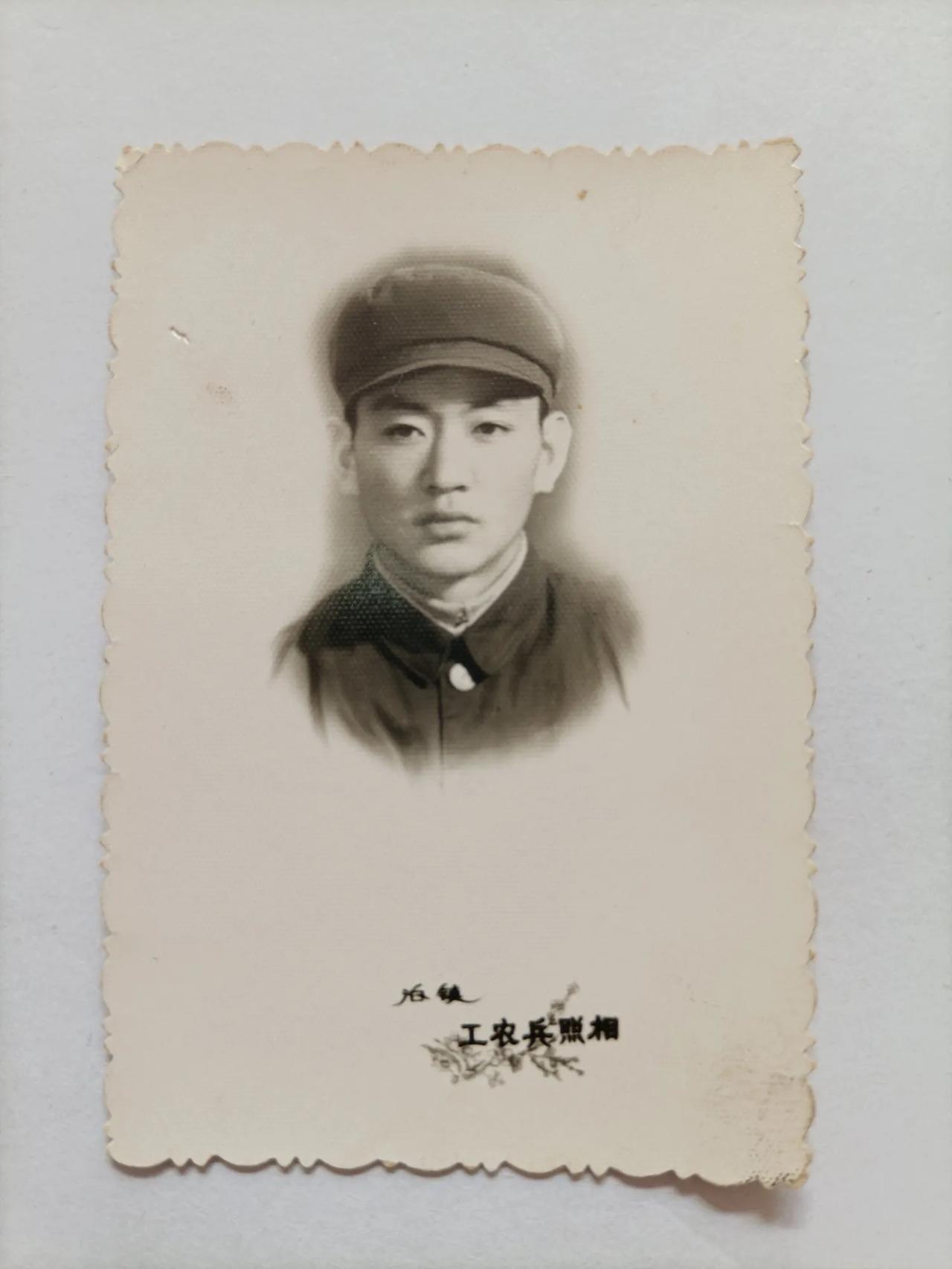 无题.人生苦短
文/张忠显

年少有志已成空
雄心欲展时不逢
平淡一生称心乐
鬓