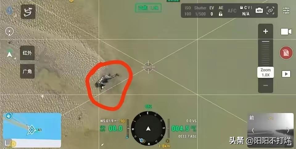 “看哭了！”近日，湖北武汉，一老人因为思念去世的妻子，下意识沿着和妻子生前走过的